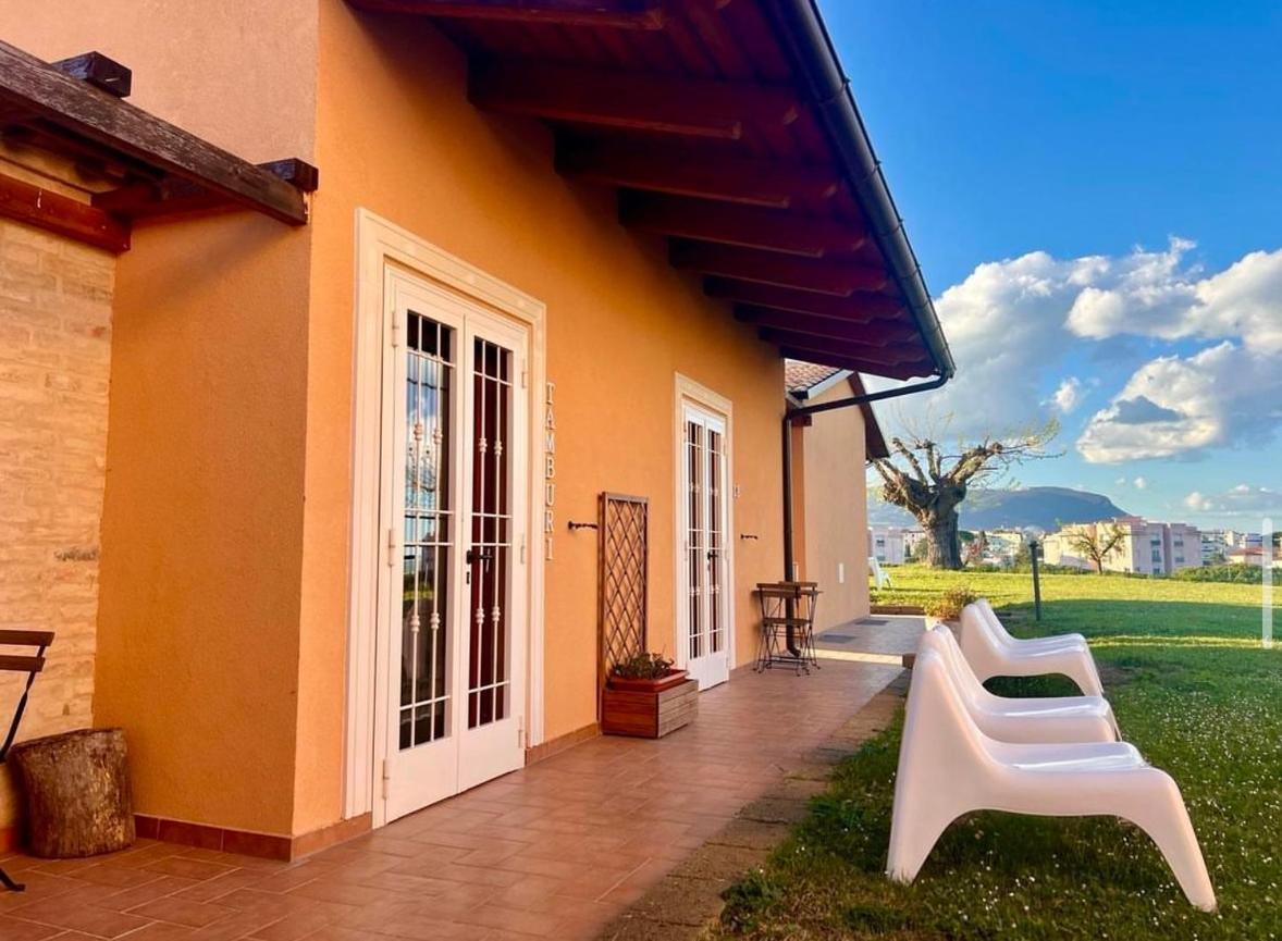 Agriturismo Le Grange ヌマーナ エクステリア 写真